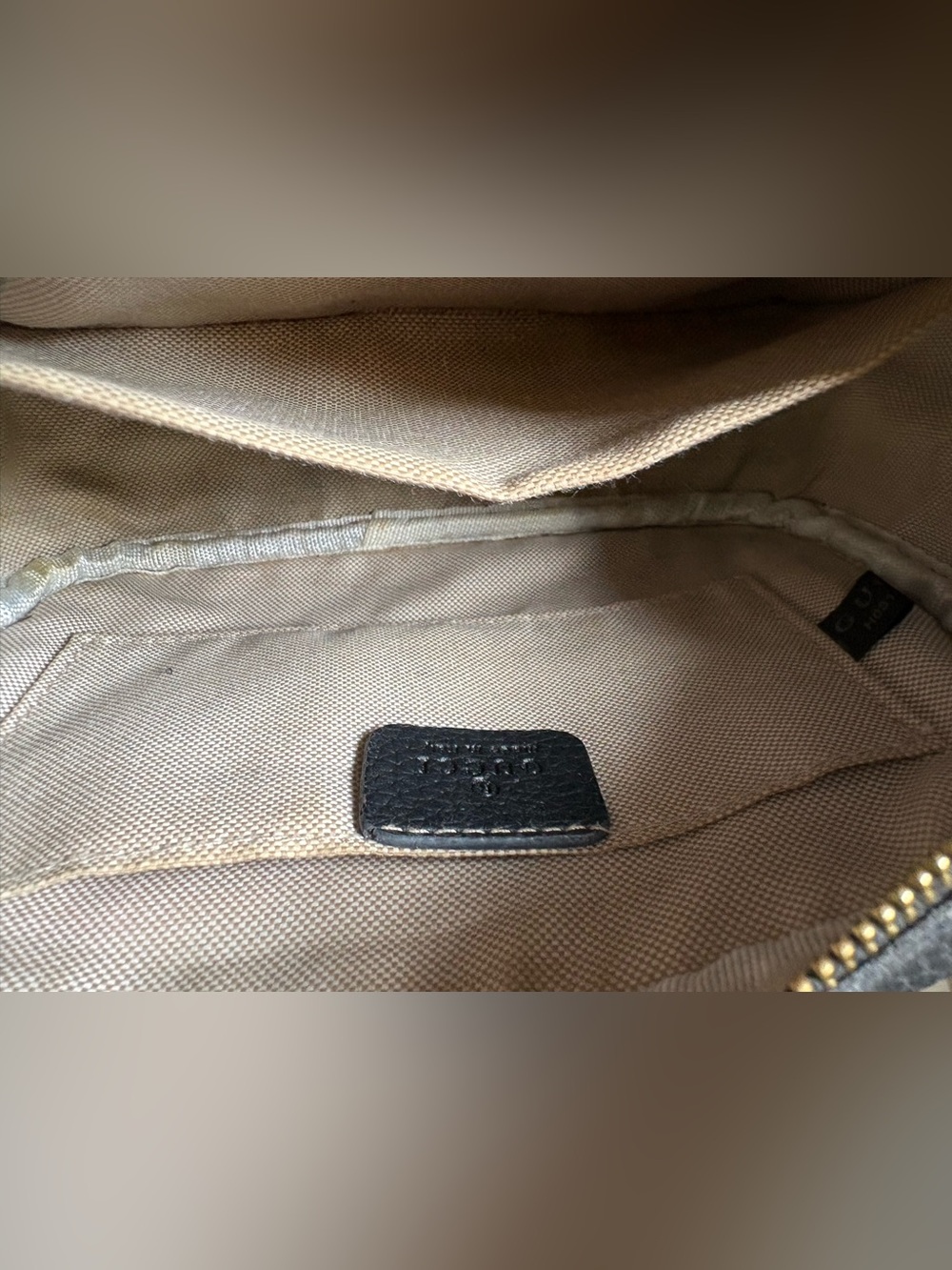 Gucci Black Pebbled Leather Crossbody with Debossed Logo - Picture 6 of 9
